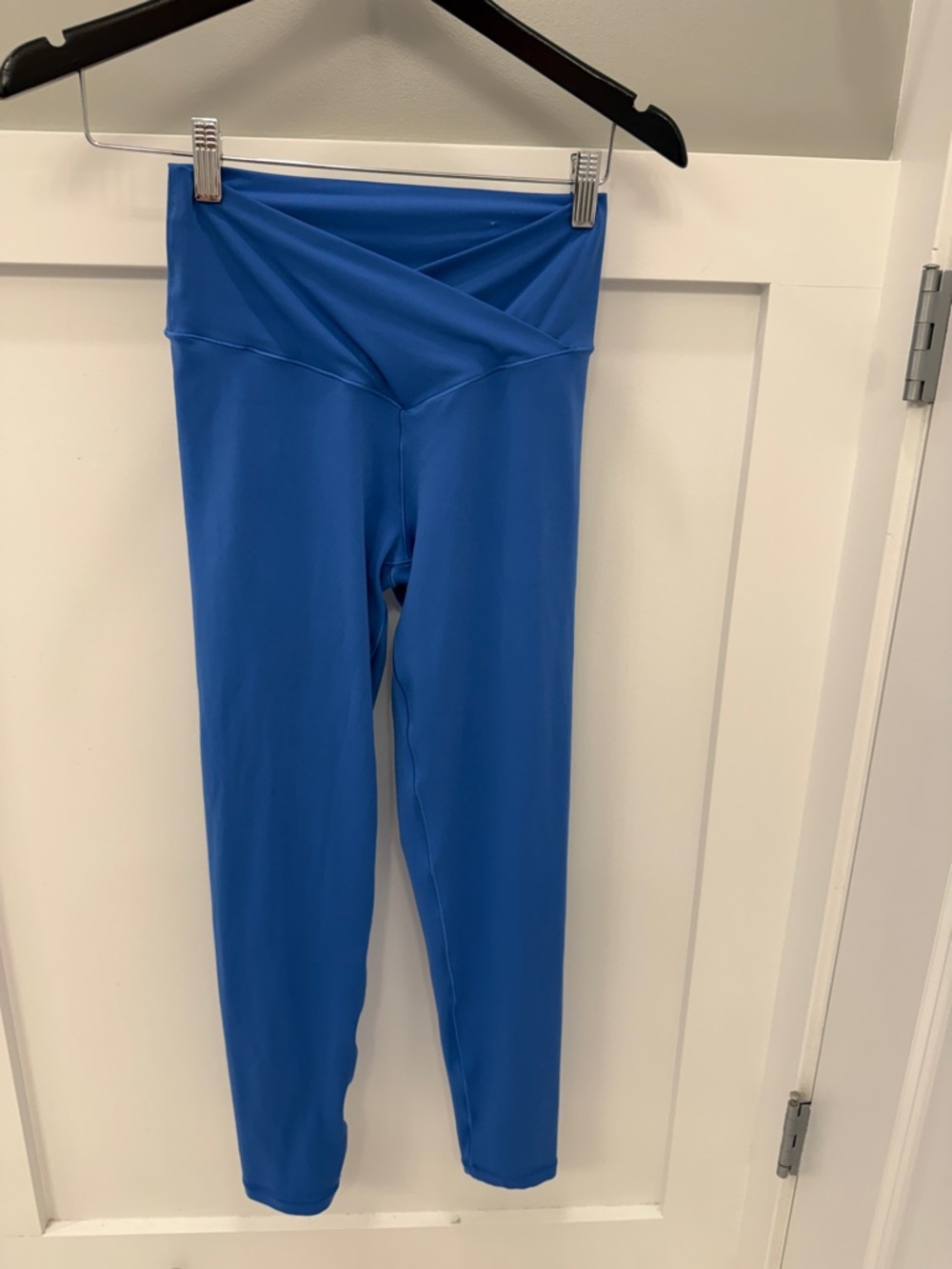 aerie OFFLINE High-Rise Crossover Waist Leggings in Bright Blue